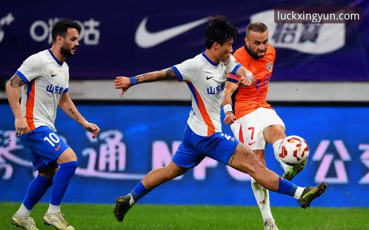 青岛海牛3-1力克上海海港：一场逆袭背后的战术变革与平台体验全面评测